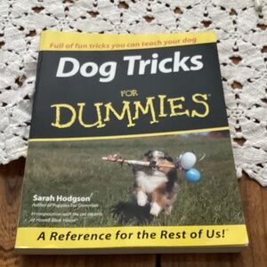 Dog Tricks for Dummies Book by Sarah Hodgson 230 pgs paper back